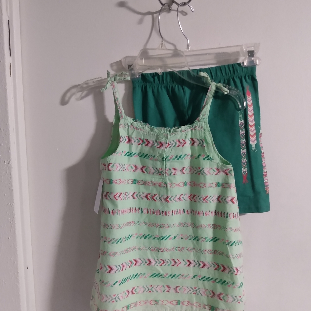 Girls Toughskins short set. Size L